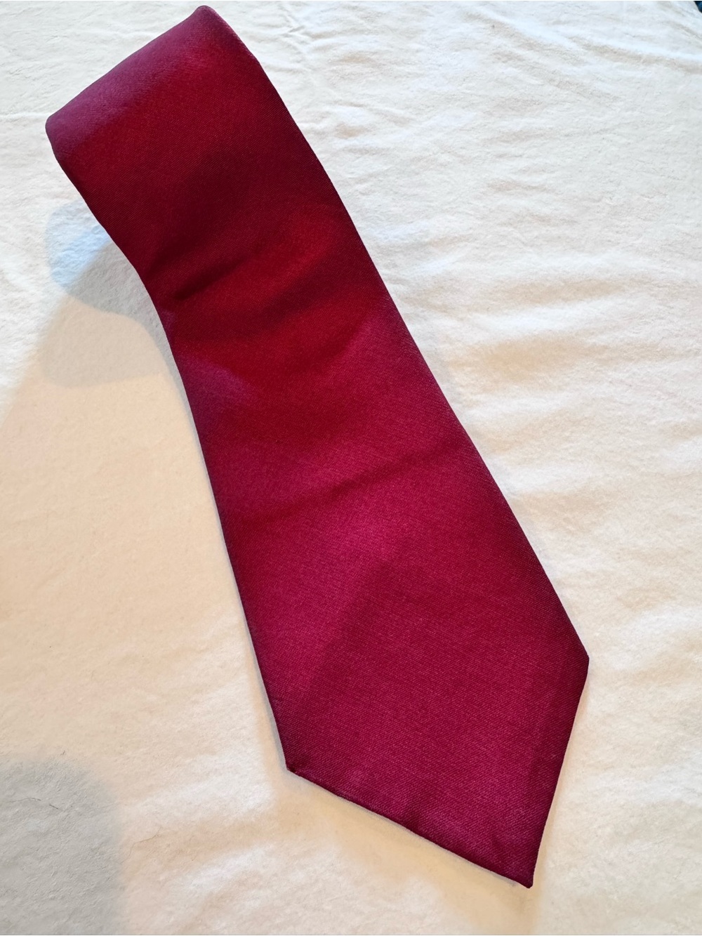 Austin Reed Men's silk Solid Burgundy Tie - Classic Formal Accessory